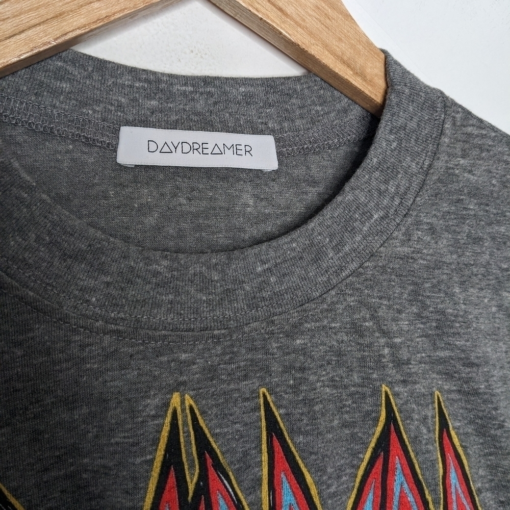 DAYDREAMER Def Leppard Too Late For Love Long Sleeve Crop Graphic Tee Gray - Picture 3 of 6